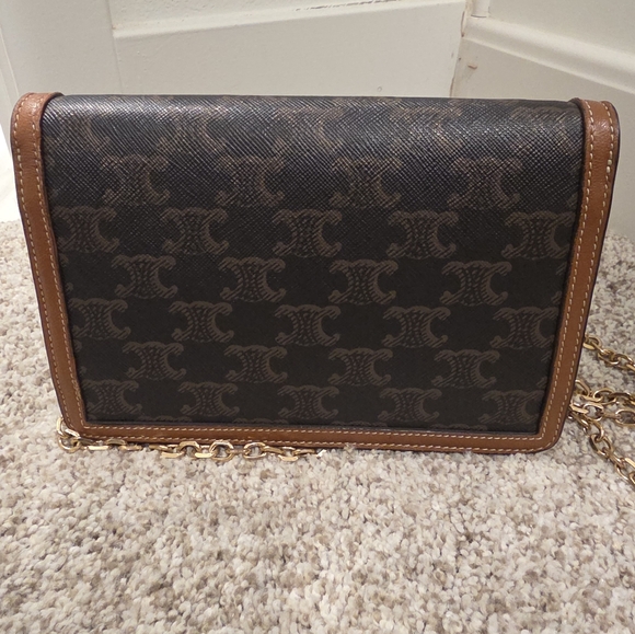 Celine Margo chain wallet in Triomphe canvas and calfskin leather. - Picture 2 of 6